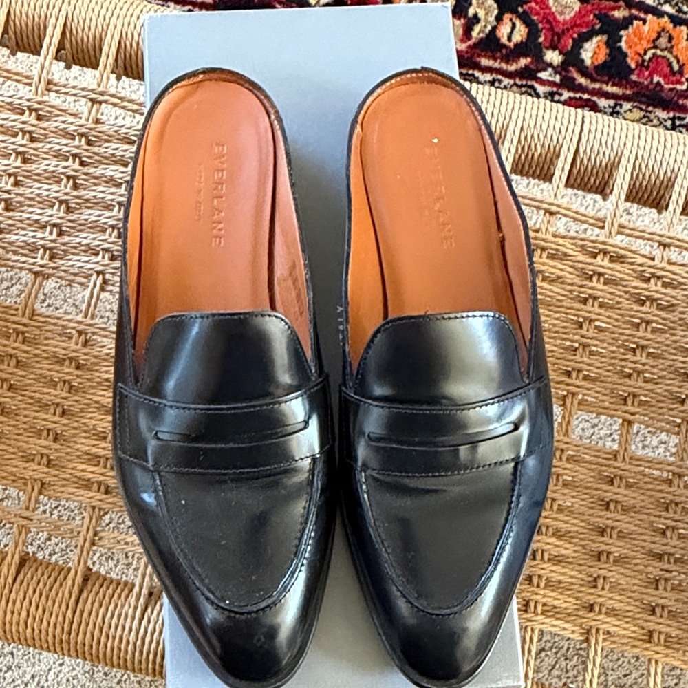Everlane Black Leather Slip-On Loafers - Picture 2 of 10